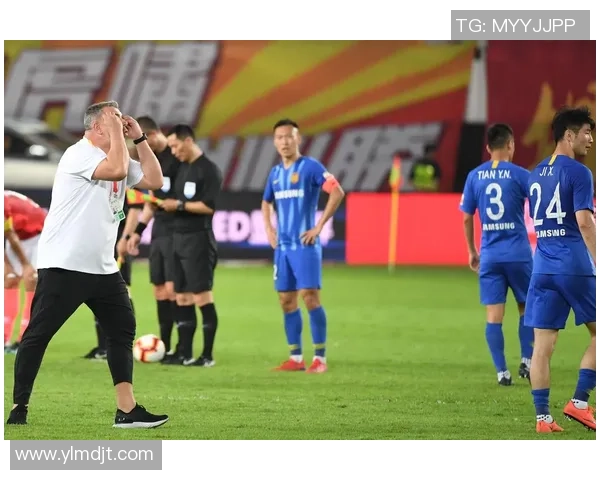 中超决赛恒大对苏宁裁判表现引发热议球迷纷纷发表看法